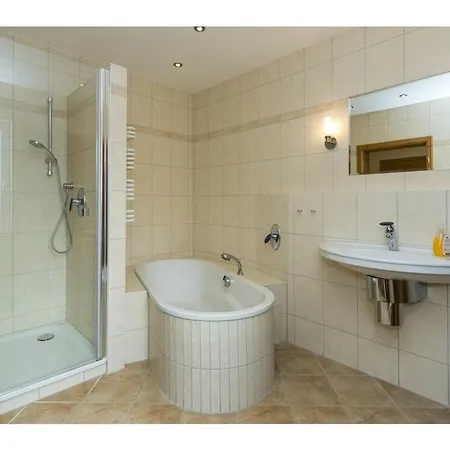 Holiday At The Spa Park - Kranich